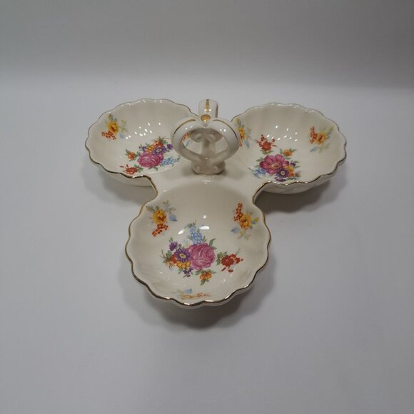 Porcelain 3 Compartment Floral Nut Dish Gold Trim Scalloped Edge Japan Vintage - Picture 1 of 14